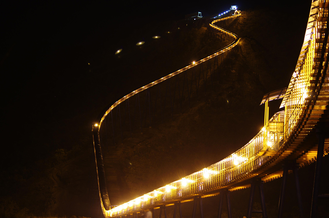 缅甸达贡山管带机项目夜景 (3).JPG